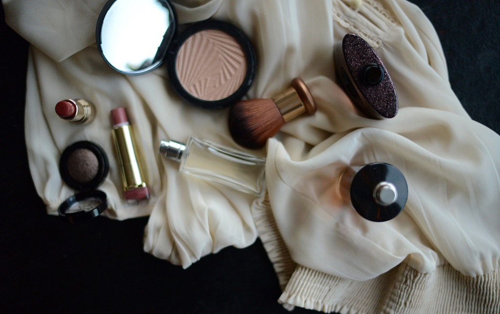 進(jìn)口化妝品備案代理報(bào)關(guān)